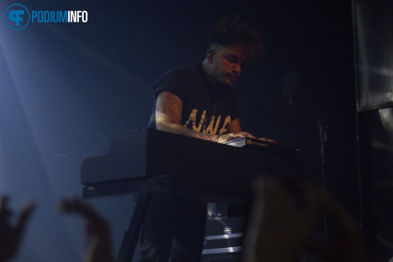 PVRIS op PVRIS - 10/05 - Melkweg foto
