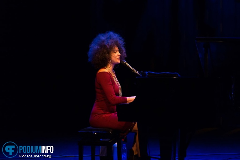 Foto Kandace Springs op Kandace Springs - 11/05 - LantarenVenster