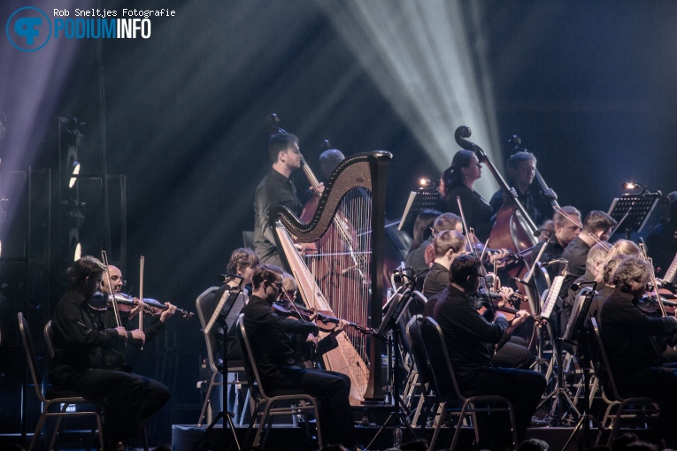 Royal Philharmonic Concert Orchestra op Elvis in Concert - 10/05 - Rotterdam Ahoy foto