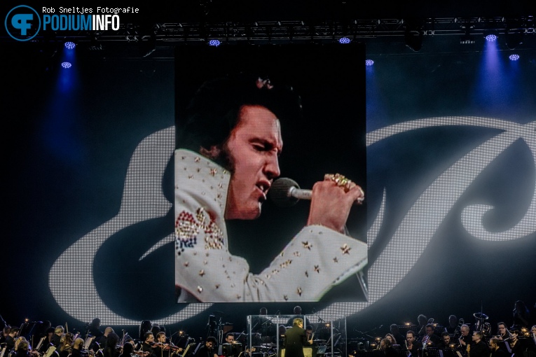 Royal Philharmonic Concert Orchestra op Elvis in Concert - 10/05 - Rotterdam Ahoy foto