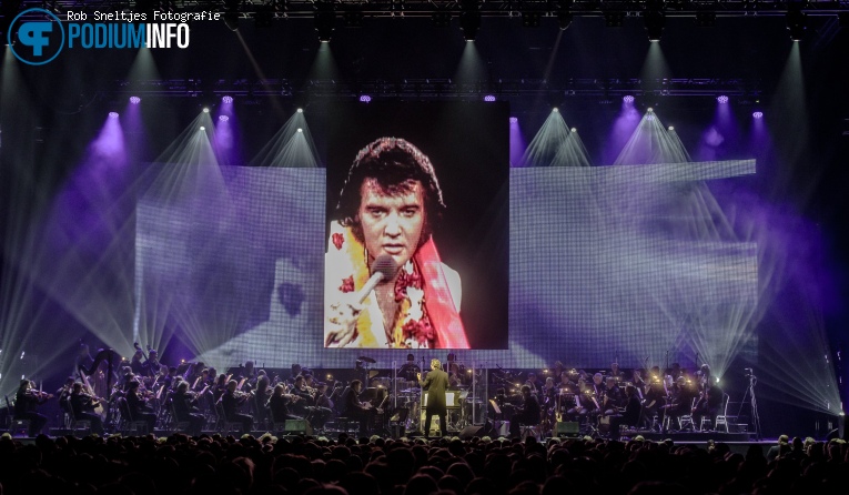 Royal Philharmonic Concert Orchestra op Elvis in Concert - 10/05 - Rotterdam Ahoy foto