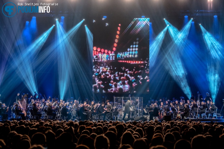 Royal Philharmonic Concert Orchestra op Elvis in Concert - 10/05 - Rotterdam Ahoy foto
