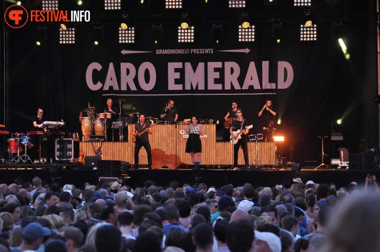 Caro Emerald op Nirwana 2017 foto