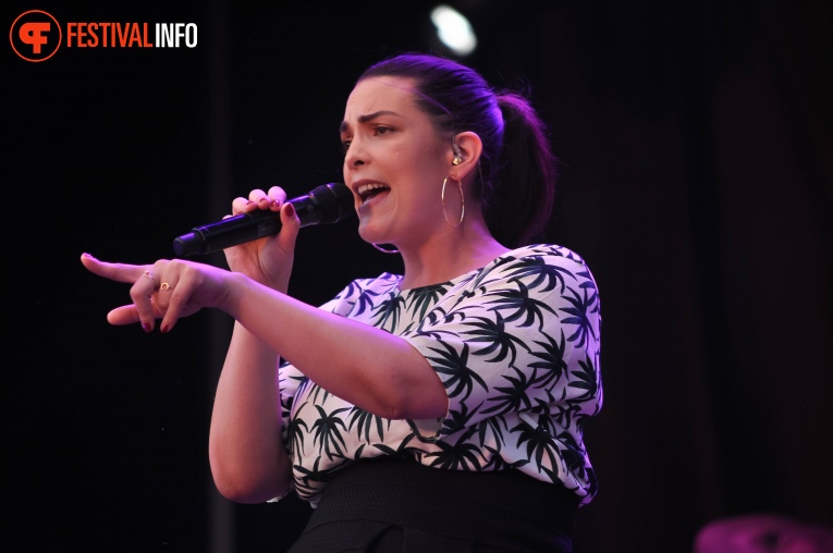 Caro Emerald op Nirwana 2017 foto