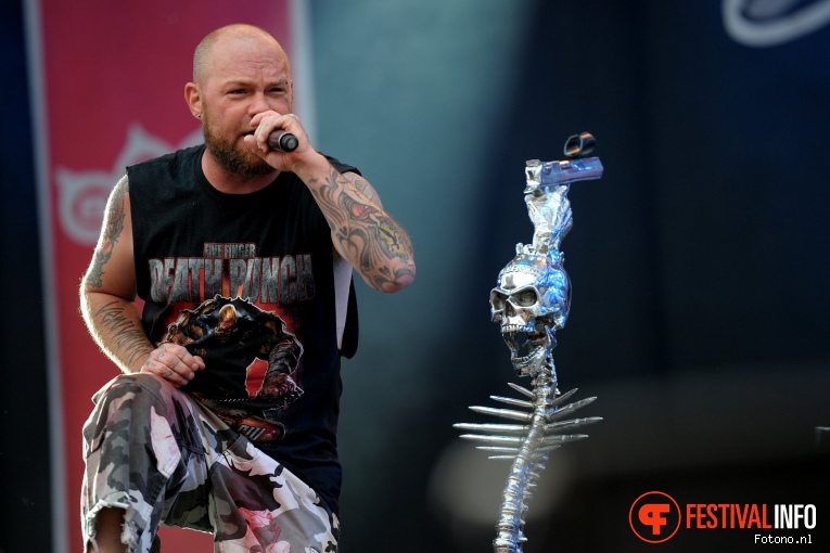 Five Finger Death Punch op Pinkpop 2017 - Zaterdag foto