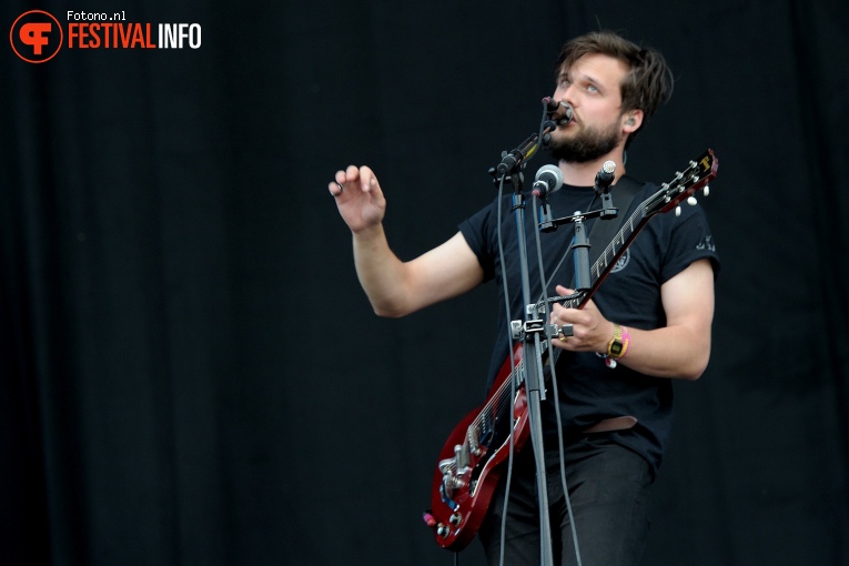 White Lies op Pinkpop 2017 - Zaterdag foto