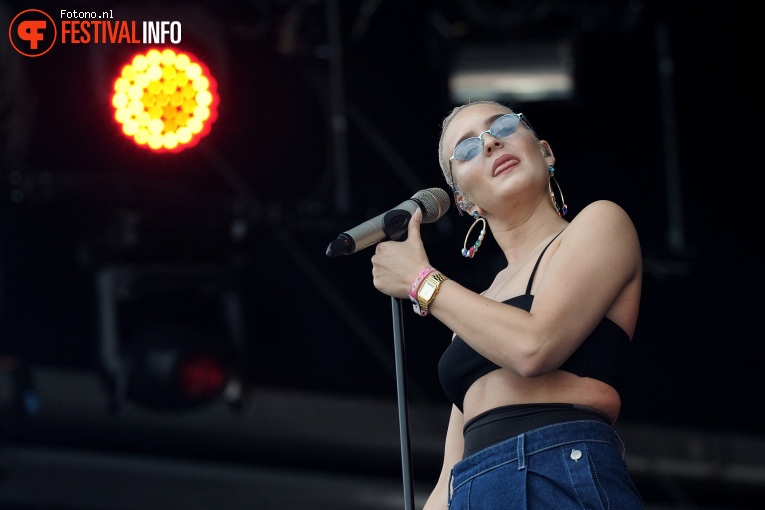 Anne-Marie op Pinkpop 2017 - Zondag foto