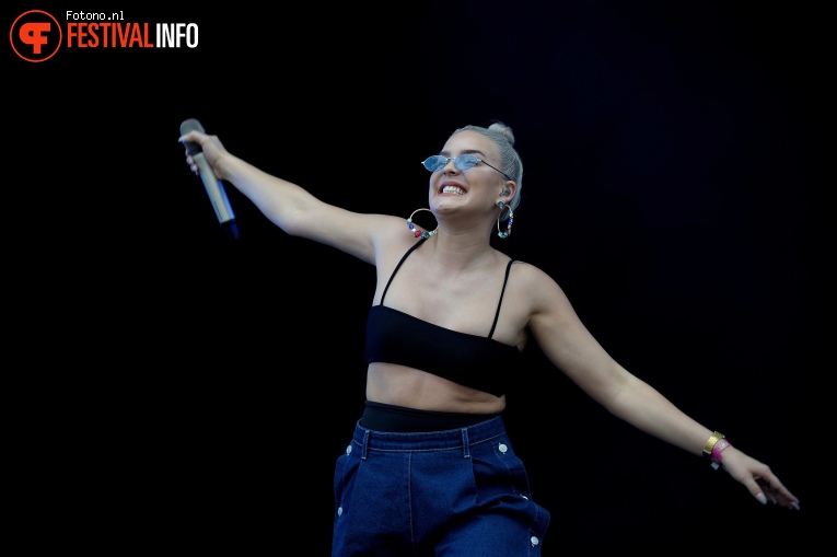 Anne-Marie op Pinkpop 2017 - Zondag foto