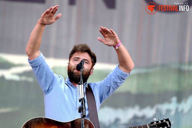 Passenger (Singer-songwriter) op Pinkpop 2017 - Maandag foto