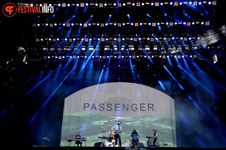 Passenger (Singer-songwriter) op Pinkpop 2017 - Maandag foto