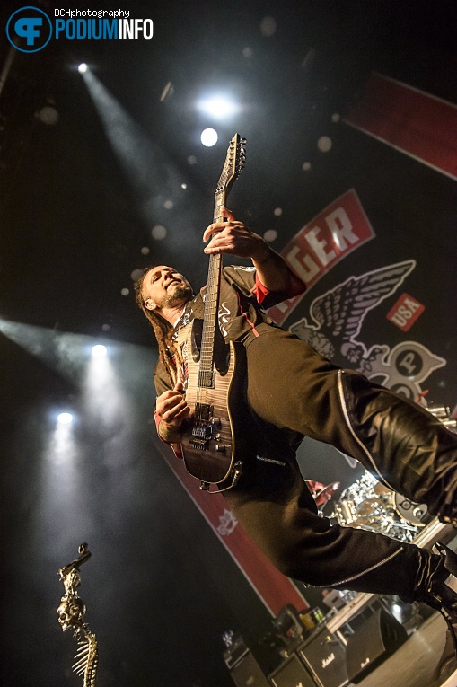 Five Finger Death Punch op Five Finger Death Punch - 12/06 - 013 foto