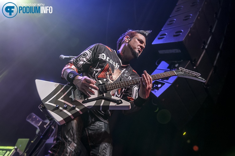 Five Finger Death Punch op Five Finger Death Punch - 12/06 - 013 foto