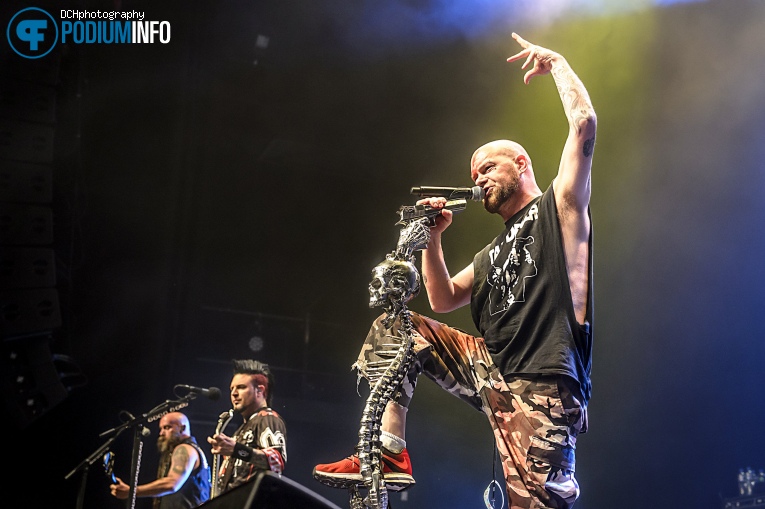 Five Finger Death Punch op Five Finger Death Punch - 12/06 - 013 foto