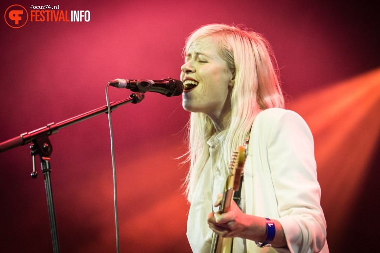 Amber Arcades op Best Kept Secret 2017 - Vrijdag foto