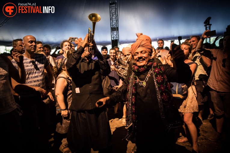 Junun featuring Shye Ben Tzur & The Rajasthan Express op Best Kept Secret 2017 - Zondag foto