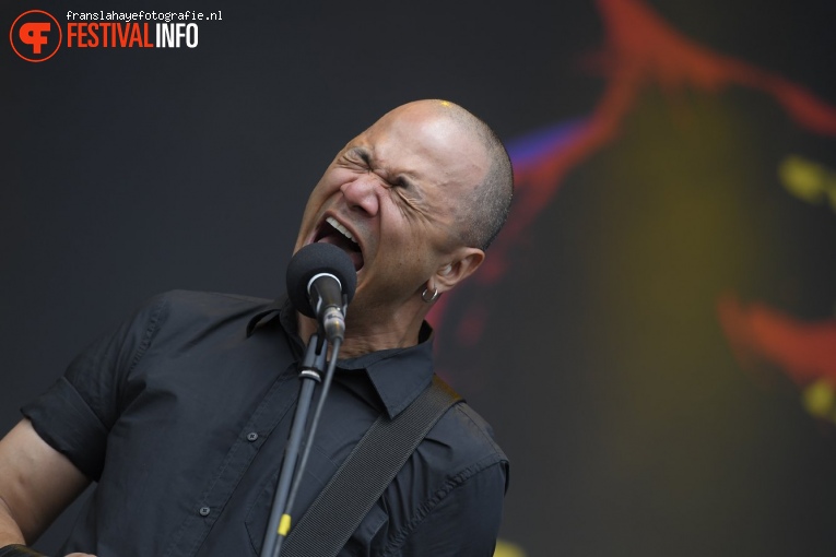 Danko Jones op Graspop Metal Meeting 2017 foto