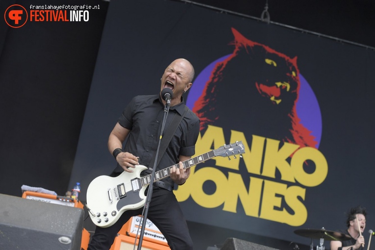 Danko Jones op Graspop Metal Meeting 2017 foto