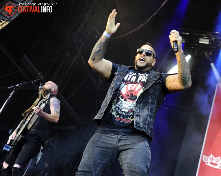 Five Finger Death Punch op Graspop Metal Meeting 2017 foto