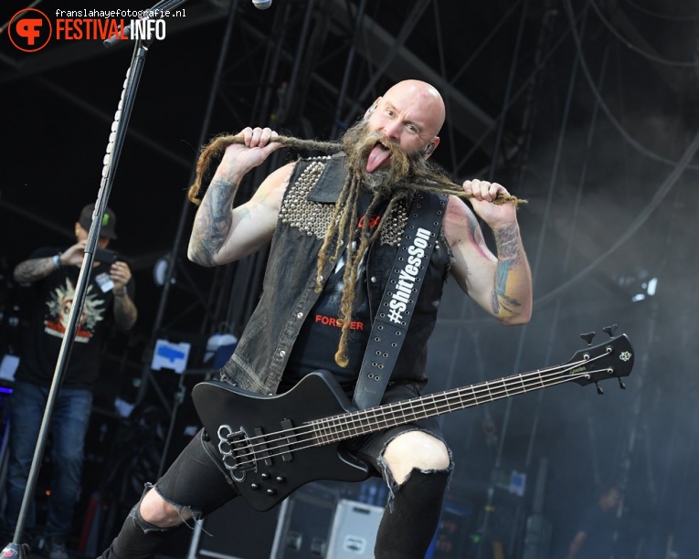 Five Finger Death Punch op Graspop Metal Meeting 2017 foto