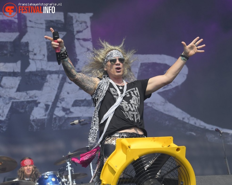 Steel Panther op Graspop Metal Meeting 2017 foto