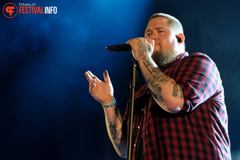 Rag'n'Bone Man op Down The Rabbit Hole 2017 - Vrijdag foto