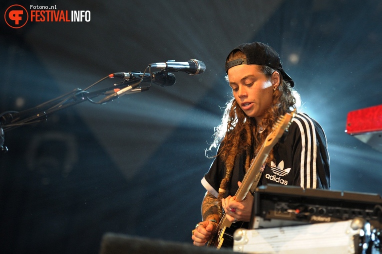 Tash Sultana op Down The Rabbit Hole 2017 - Vrijdag foto