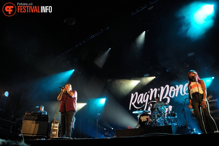 Rag'n'Bone Man op Down The Rabbit Hole 2017 - Vrijdag foto