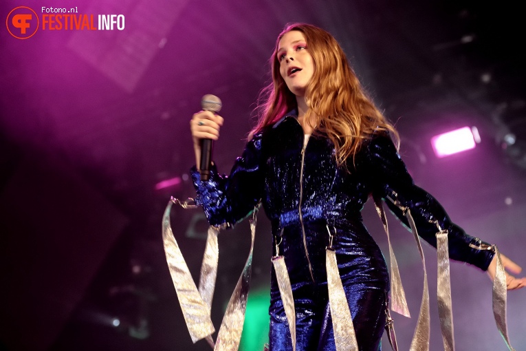 Maggie Rogers op Down The Rabbit Hole 2017 - Zondag foto