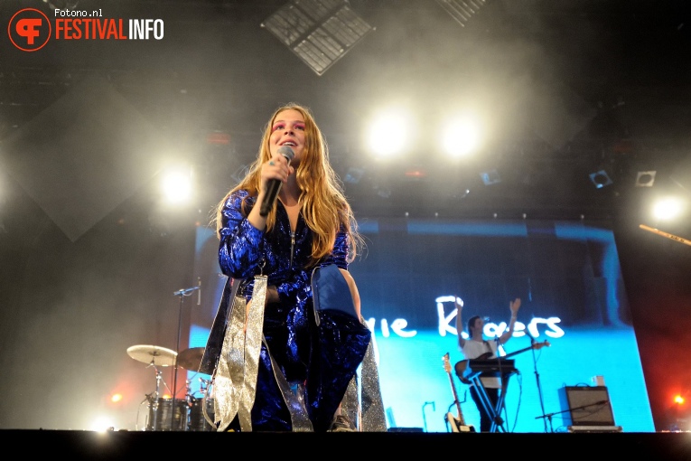 Maggie Rogers op Down The Rabbit Hole 2017 - Zondag foto