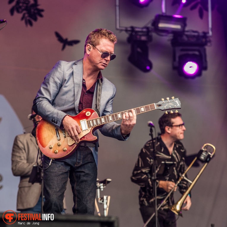 Level 42 op Night at the Park 2017 foto