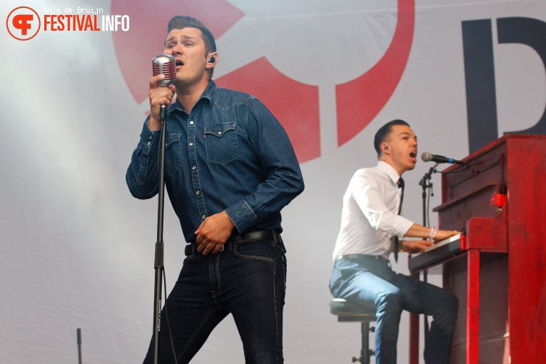 The Baseballs op Parkpop 2017 foto