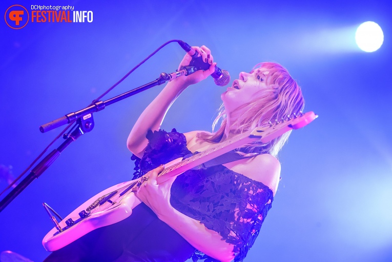 Bleached op Paramore - 25/06 - 013 foto