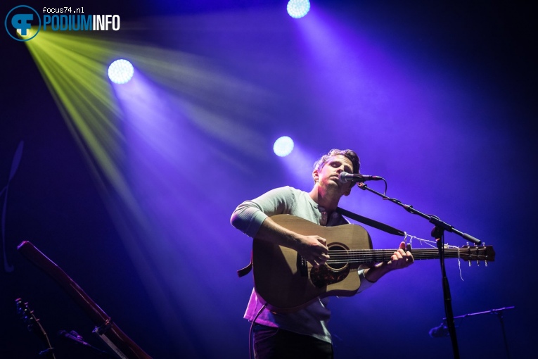 Kyle Lionhart op Xavier Rudd - 26/06 - TivoliVredenburg foto