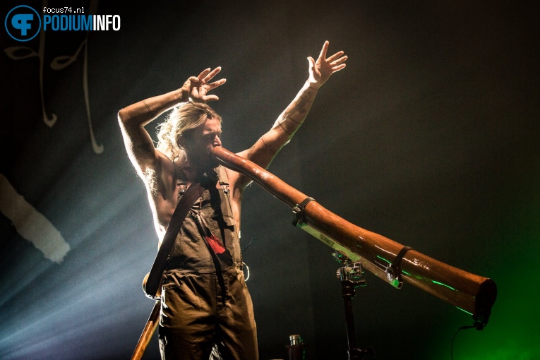 Xavier Rudd op Xavier Rudd - 26/06 - TivoliVredenburg foto