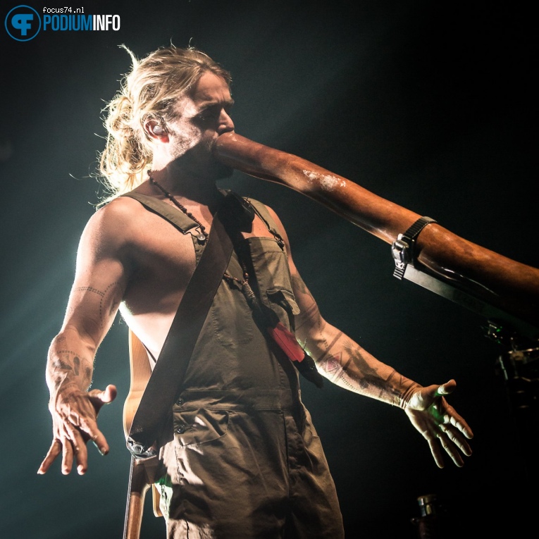 Xavier Rudd op Xavier Rudd - 26/06 - TivoliVredenburg foto