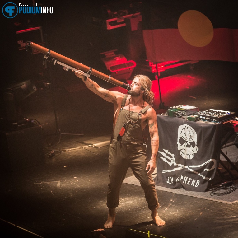 Xavier Rudd op Xavier Rudd - 26/06 - TivoliVredenburg foto