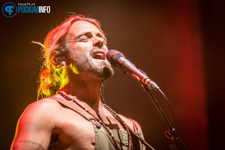Xavier Rudd op Xavier Rudd - 26/06 - TivoliVredenburg foto