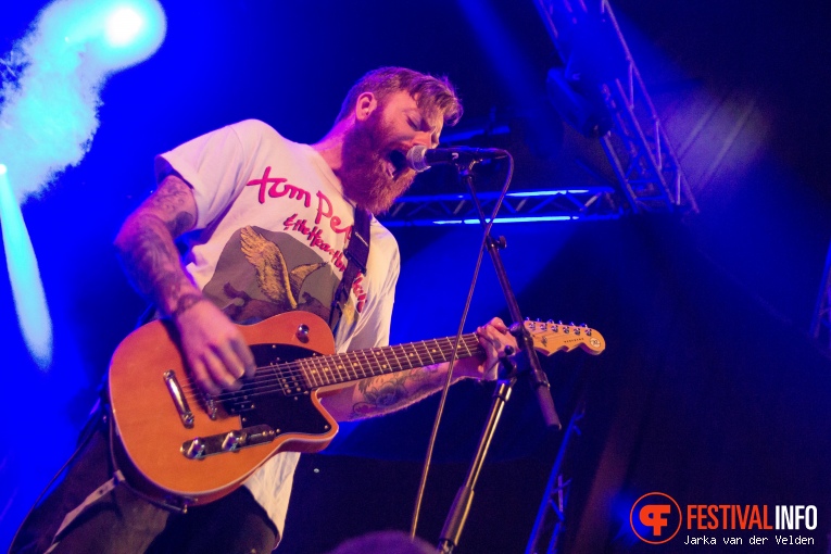 Four Year Strong op Jera On Air 2017 - Zaterdag foto