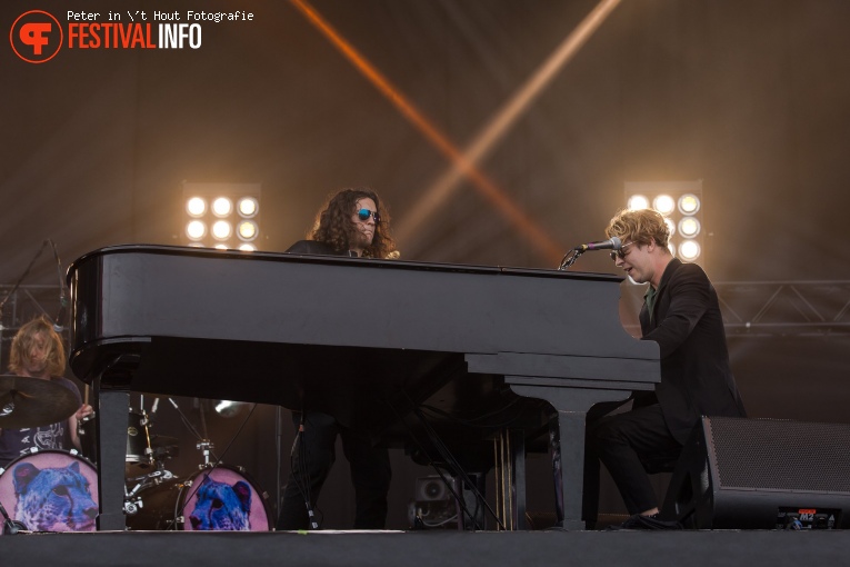 Tom Odell op Concert At Sea 2017 foto