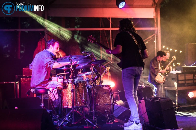 Jett Rebel op Metropool Open Air met Jett Rebel - 08/07 - Openluchttheater Hertme foto