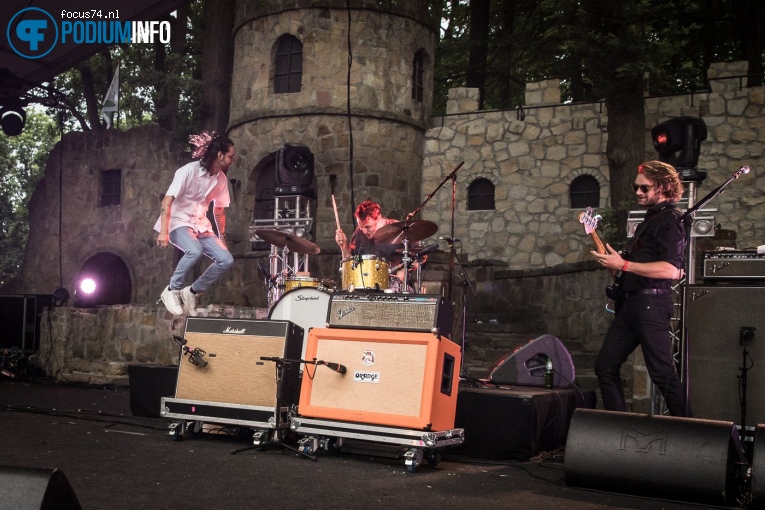 Jett Rebel op Metropool Open Air met Jett Rebel - 08/07 - Openluchttheater Hertme foto
