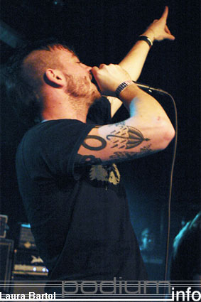 Cancer Bats op Comeback Kid - 11/11 - Waterfront foto