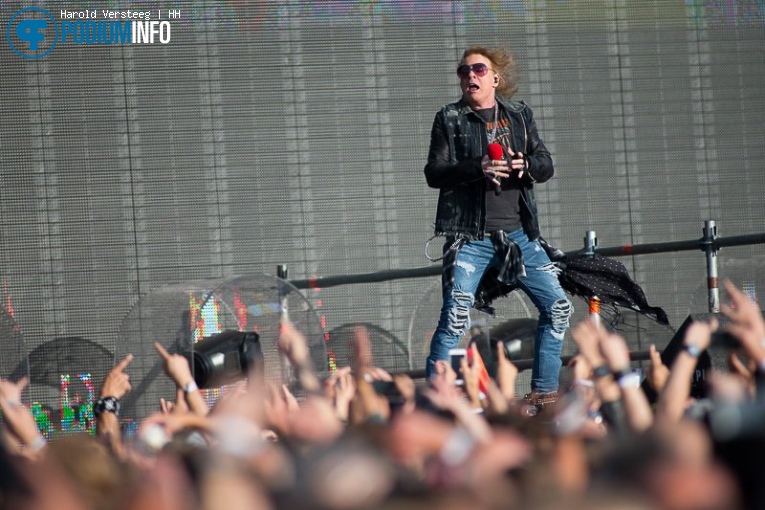 Guns n' Roses op Guns N' Roses - 12/07 - Goffertpark foto