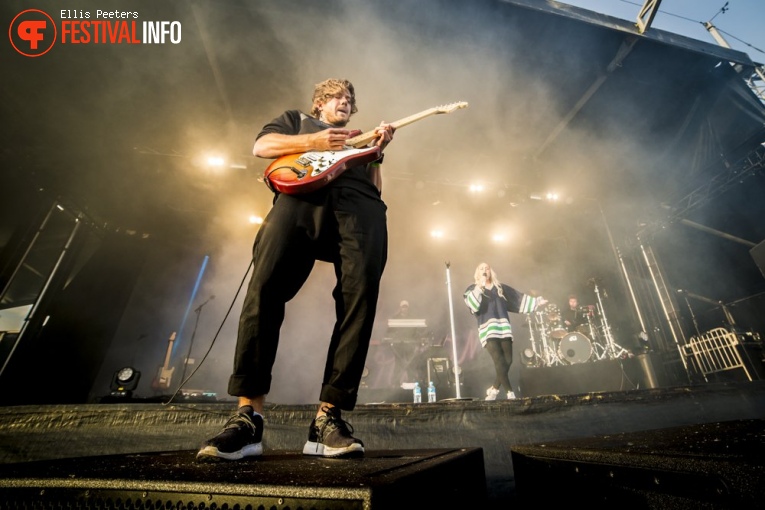 Julie Bergan op Træna festival 2017 foto