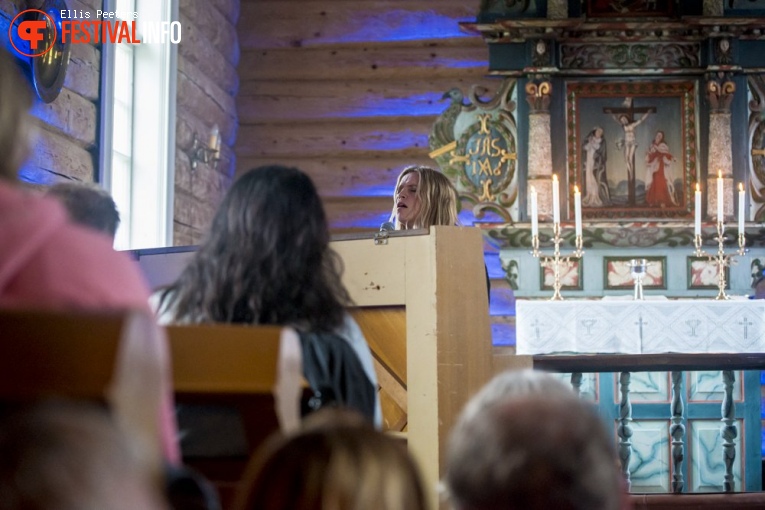 Ingrid Olava op Træna festival 2017 foto