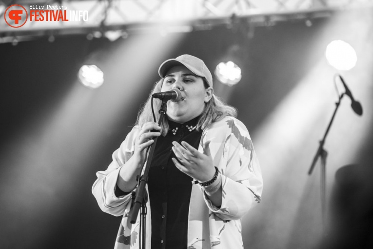 Emilie Sofie op Træna festival 2017 foto