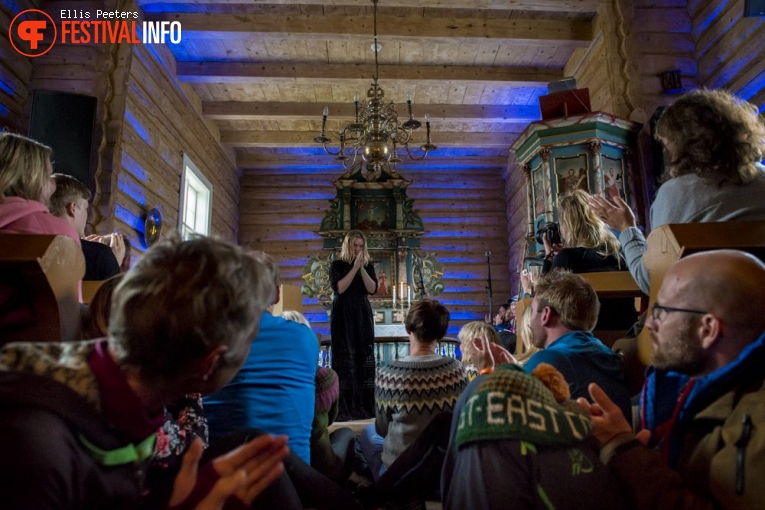 Ingrid Olava op Træna festival 2017 foto