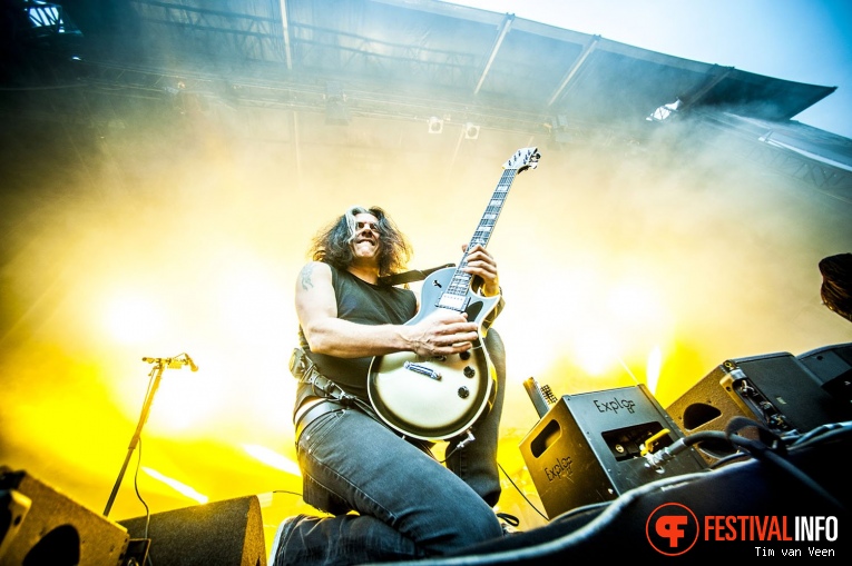 Testament op Dynamo Metalfest 2017 foto