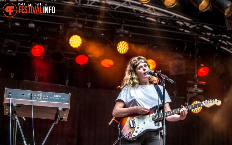 Pip Blom op Valkhof Festival 2017 foto