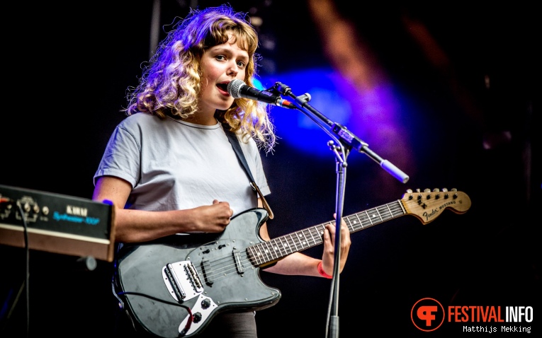 Pip Blom op Valkhof Festival 2017 foto